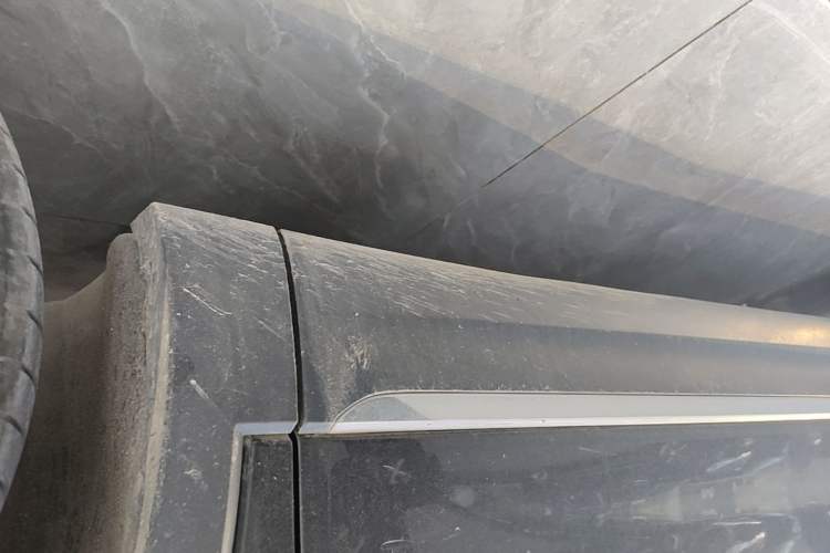 Used Volkswagen Tayron 2021 330TSI Two-Wheel-Drive 3rd Anniversary Limited Edition Right Side Sill