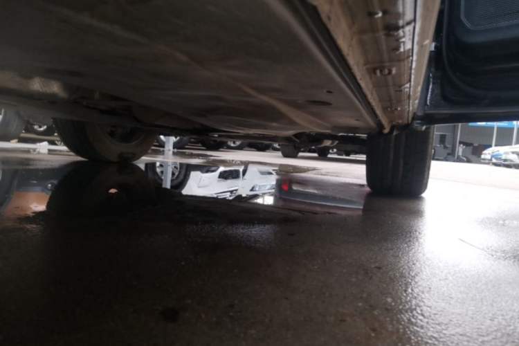 Used Volkswagen Tayron 2021 330TSI Two-Wheel Drive Luxury Smart Connectivity Version Right Side Sill