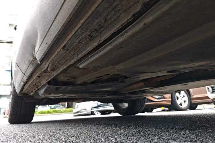 Used Volkswagen Tayron 2021 280TSI Two-Wheel Drive Luxury Smart Connectivity Version Right Side Sill