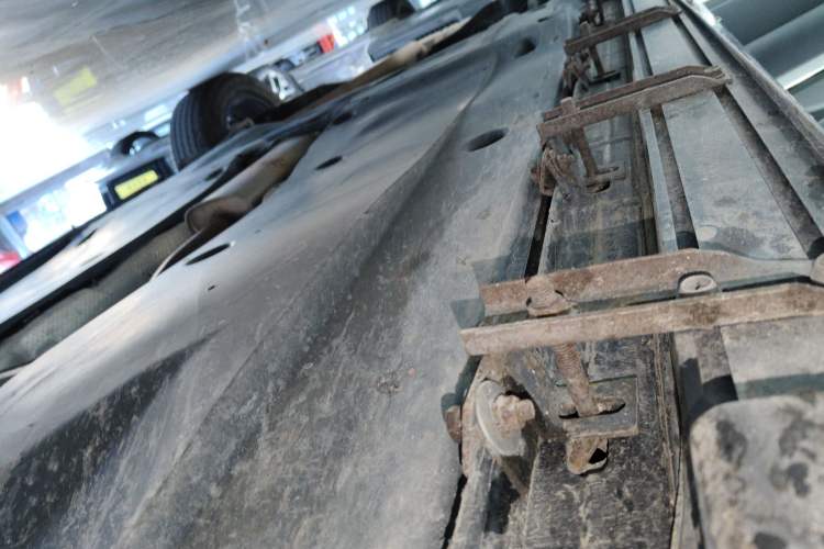 Used Volkswagen Tayron 2021 330TSI Two-Wheel Drive Luxury Smart Connectivity Version Right Side Sill