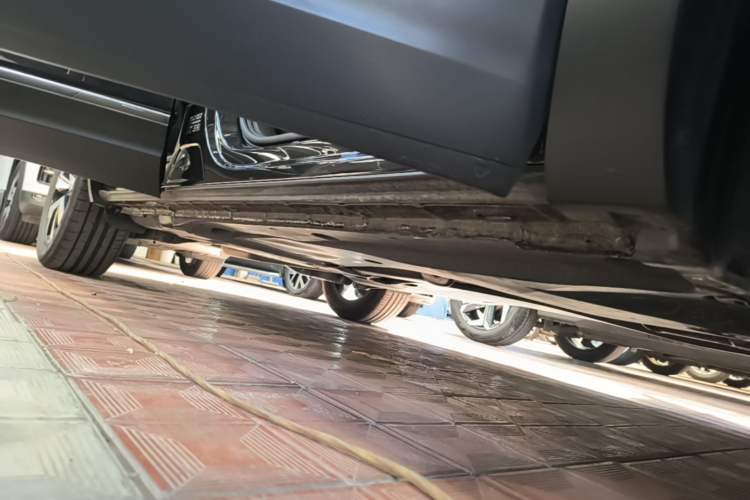 Used Volkswagen Tayron 2021 330TSI Two-Wheel Drive Luxury Connected Version Plus Right Side Sill