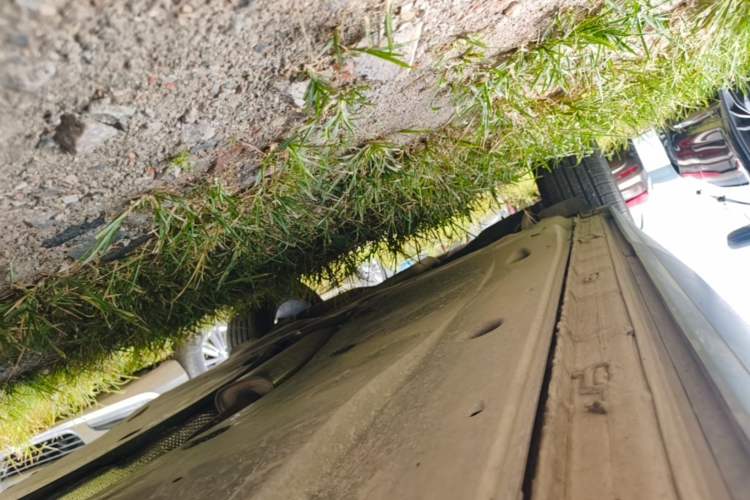 Used Volkswagen Tayron 2021 330TSI Two-Wheel Drive Luxury Smart Connectivity Version Right Side Sill
