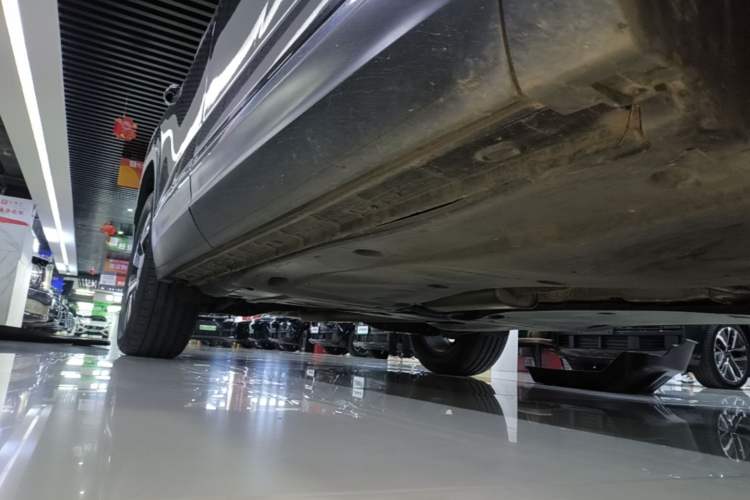 Used Volkswagen Tayron 2021 330TSI Two-Wheel Drive 30th Anniversary Edition Right Side Sill