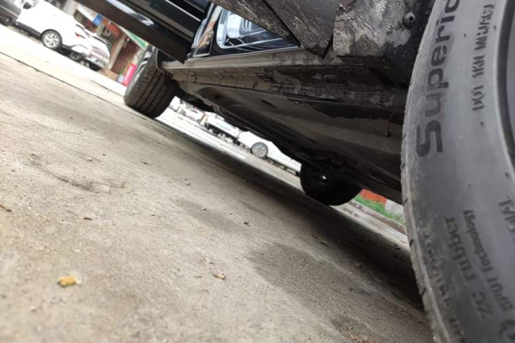 Used Volkswagen Tayron 2021 380TSI All-Wheel Drive R-Line Connected Version Right Side Sill