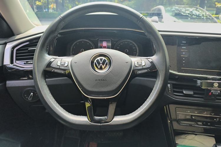 Used Volkswagen Tayron 2021 330TSI Two-Wheel Drive Luxury Connected Version Plus Steering Wheel