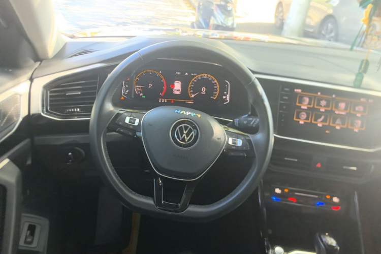 Used Volkswagen Tayron 2021 330TSI Two-Wheel Drive Luxury Connected Version Plus Steering Wheel