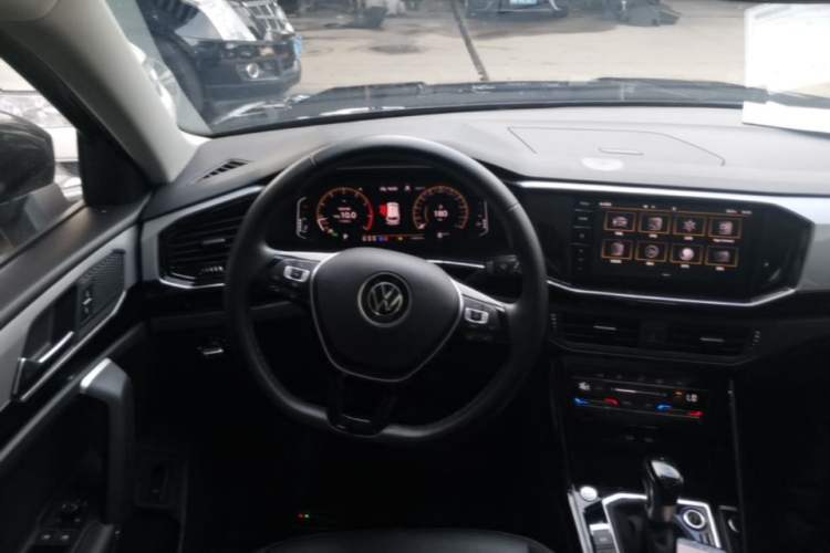 Used Volkswagen Tayron 2021 330TSI Two-Wheel Drive Luxury Smart Connectivity Version Steering Wheel