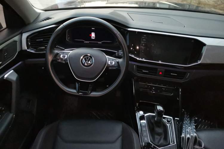 Used Volkswagen Tayron 2021 330TSI Two-Wheel-Drive 3rd Anniversary Limited Edition Steering Wheel