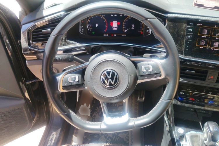 Used Volkswagen Tayron 2021 380TSI All-Wheel Drive R-Line Connected Version Steering Wheel