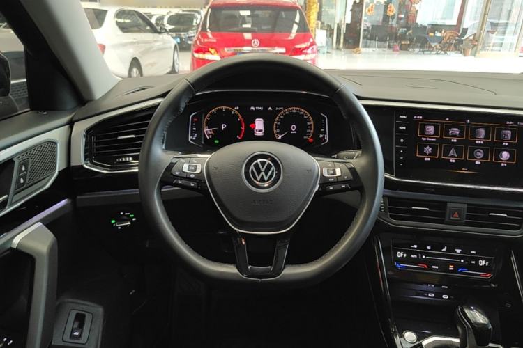 Used Volkswagen Tayron 2021 330TSI Two-Wheel-Drive 3rd Anniversary Limited Edition Steering Wheel