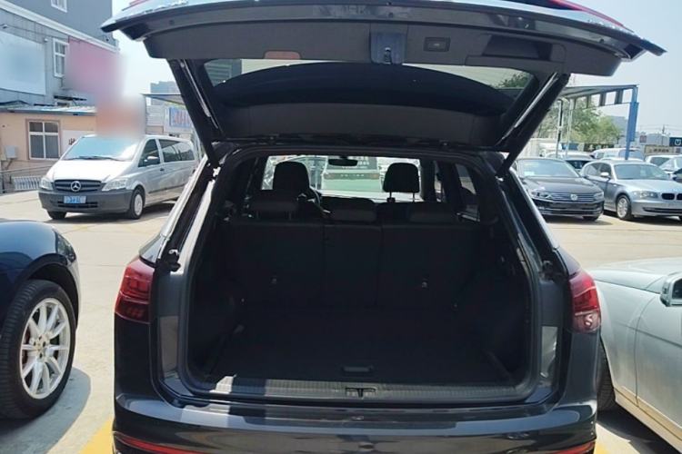 Used Volkswagen Tayron 2021 380TSI All-Wheel Drive R-Line Connected Version Trunk