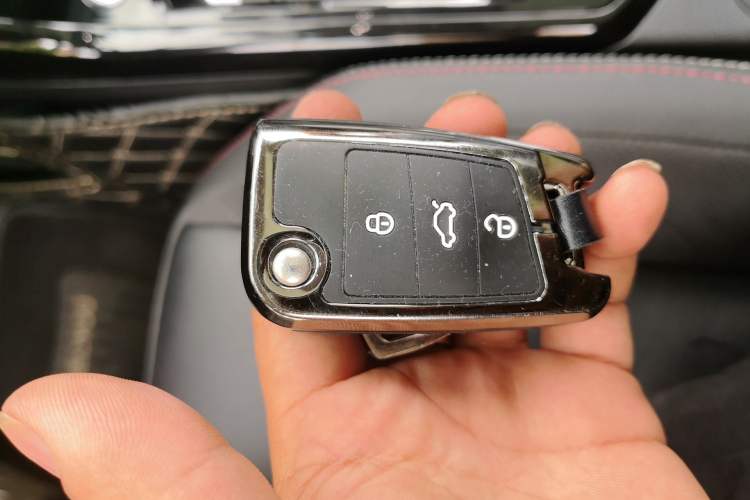 Used Volkswagen Tayron 2021 280TSI Two-Wheel Drive Luxury Smart Connectivity Version Vehicle Key