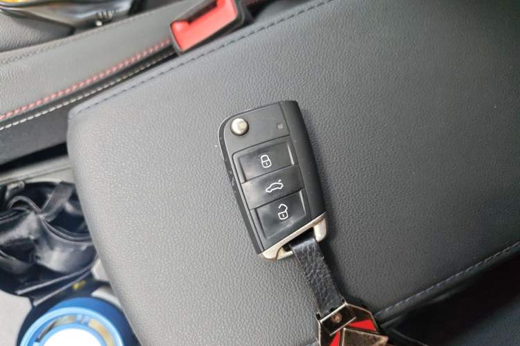 Used Volkswagen Tayron 2021 330TSI Two-Wheel Drive Luxury Smart Connectivity Version Vehicle Key