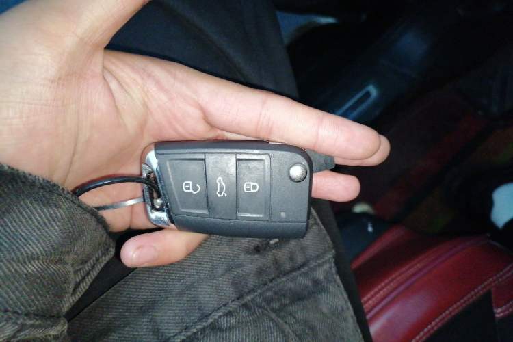 Used Volkswagen Tayron 2021 330TSI Two-Wheel Drive Luxury Smart Connectivity Version Vehicle Key