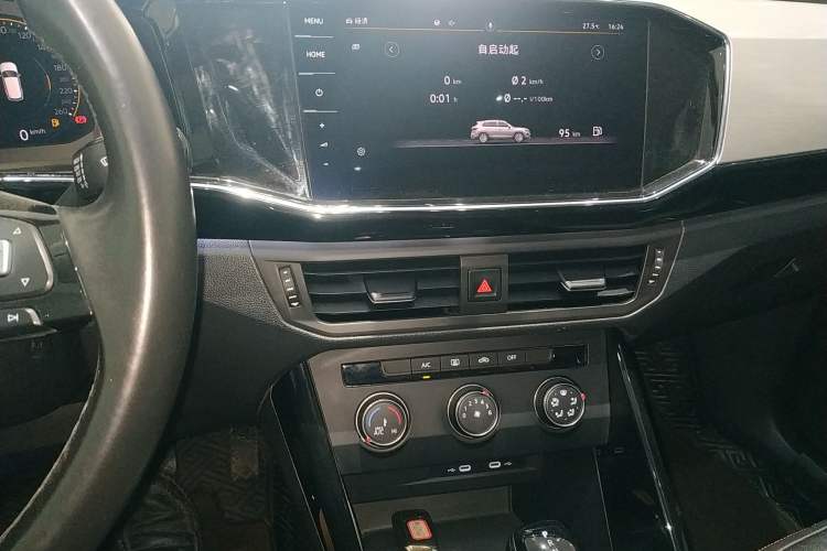 Used Volkswagen Tayron 2021 330TSI Two-Wheel Drive 30th Anniversary Edition Audio And AC Panel