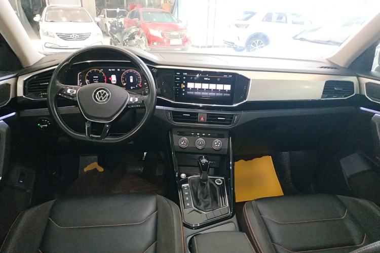 Used Volkswagen Tayron 2021 330TSI Two-Wheel Drive 30th Anniversary Edition Center Console