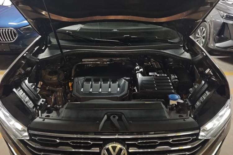 Used Volkswagen Tayron 2021 330TSI Two-Wheel Drive Luxury Connected Version Plus Engine Bay