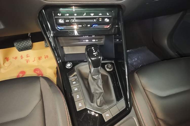 Used Volkswagen Tayron 2021 330TSI Two-Wheel Drive Luxury Connected Version Plus Gear Lever