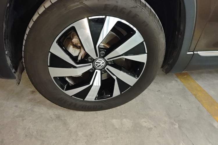 Used Volkswagen Tayron 2021 330TSI Two-Wheel Drive Luxury Connected Version Plus Left Front Wheel Hub