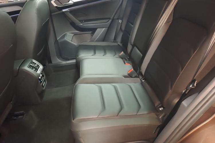 Used Volkswagen Tayron 2021 330TSI Two-Wheel Drive Luxury Connected Version Plus Left Rear Seat