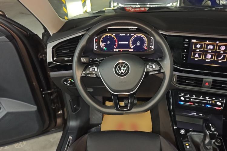 Used Volkswagen Tayron 2021 330TSI Two-Wheel Drive Luxury Connected Version Plus Steering Wheel