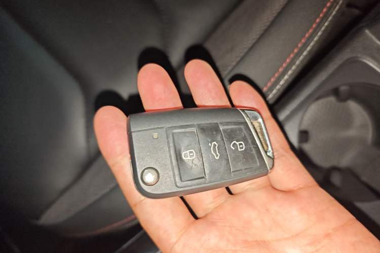 Used Volkswagen Tayron 2021 330TSI Two-Wheel Drive Luxury Connected Version Plus Vehicle Key