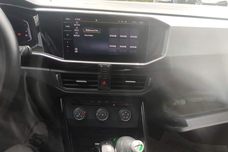 Used Volkswagen Tayron 2021 330TSI Two-Wheel Drive 30th Anniversary Edition Audio And AC Panel