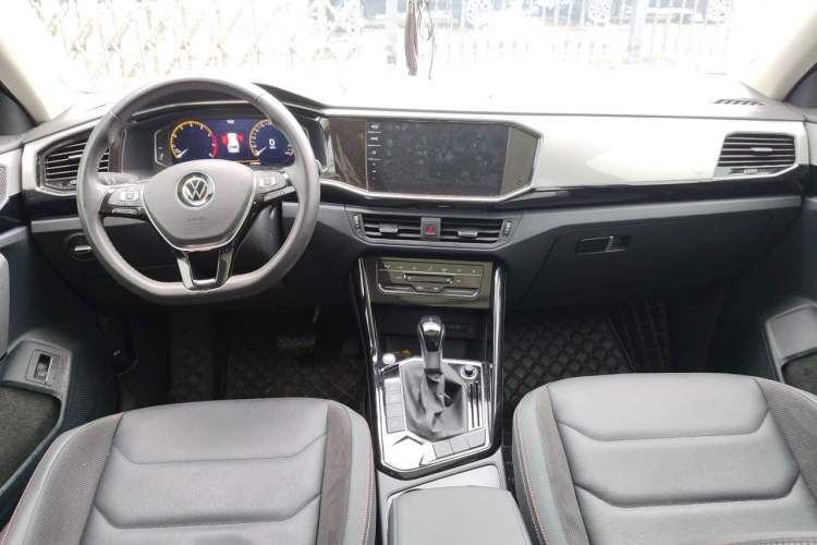 Used Volkswagen Tayron 2021 330TSI Two-Wheel Drive Luxury Connected Version Plus Center Console