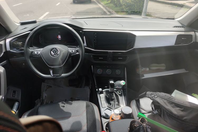 Used Volkswagen Tayron 2021 330TSI Two-Wheel Drive 30th Anniversary Edition Center Console