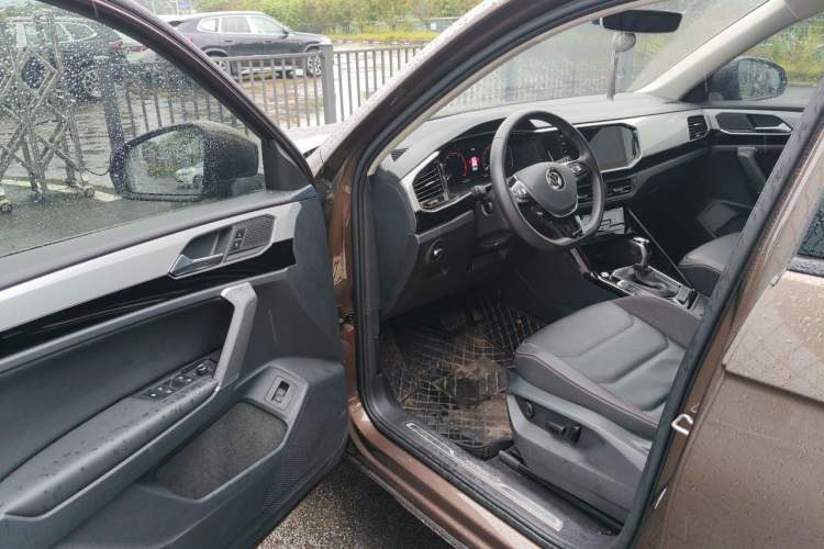 Used Volkswagen Tayron 2021 330TSI Two-Wheel Drive Luxury Connected Version Plus Driver Seat