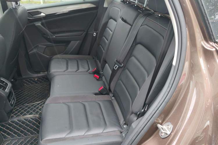 Used Volkswagen Tayron 2021 330TSI Two-Wheel Drive Luxury Connected Version Plus Left Rear Seat