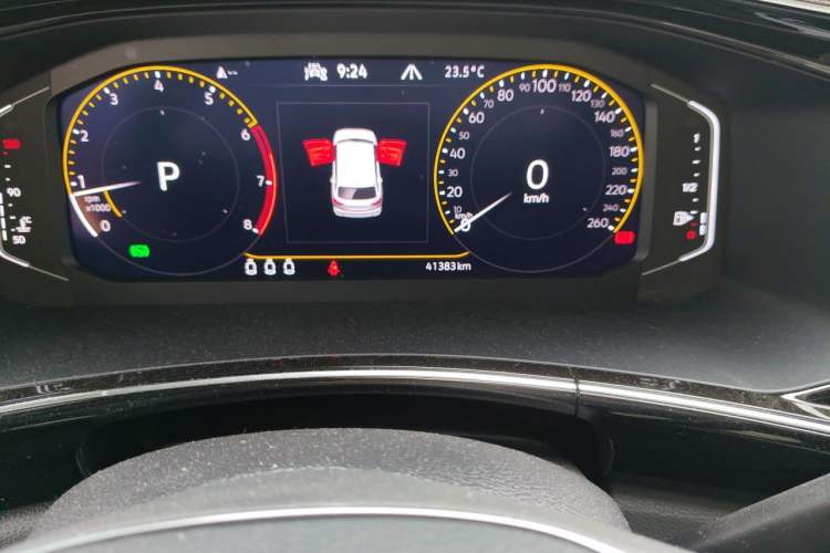 Used Volkswagen Tayron 2021 330TSI Two-Wheel Drive Luxury Connected Version Plus Odometer Close Up