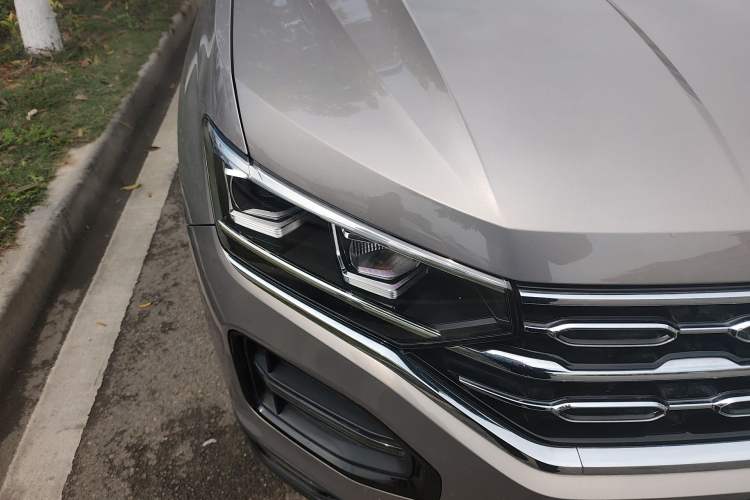 Used Volkswagen Tayron 2021 330TSI Two-Wheel Drive 30th Anniversary Edition Right Front Headlight