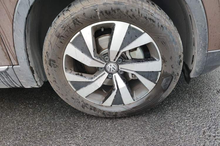 Used Volkswagen Tayron 2021 330TSI Two-Wheel Drive Luxury Connected Version Plus Right Front Wheel Hub