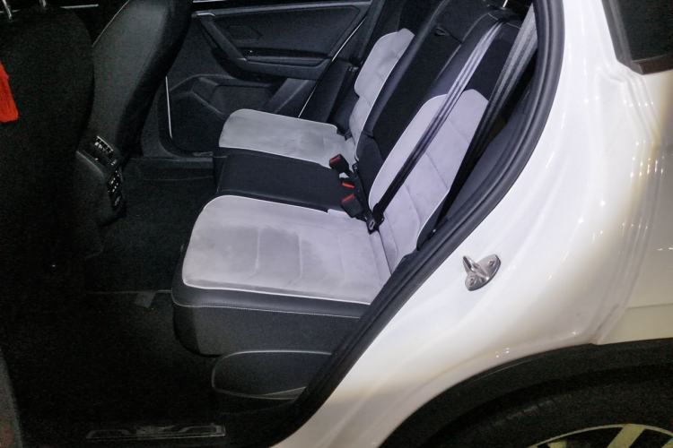 Used Volkswagen Tayron 2021 380TSI All-Wheel Drive R-Line Connected Version Left Rear Seat