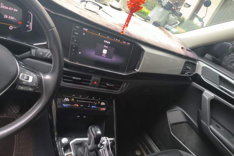 Used Volkswagen Tayron 2021 330TSI Two-Wheel-Drive 3rd Anniversary Limited Edition Audio And AC Panel