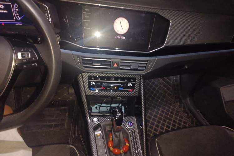 Used Volkswagen Tayron 2021 330TSI Two-Wheel Drive Luxury Smart Connectivity Version Audio And AC Panel