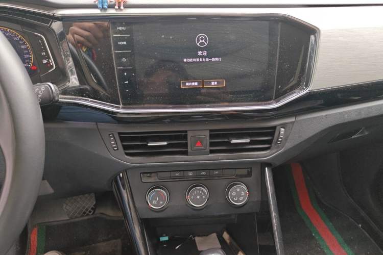 Used Volkswagen Tayron 2021 330TSI Two-Wheel Drive 30th Anniversary Edition Audio And AC Panel