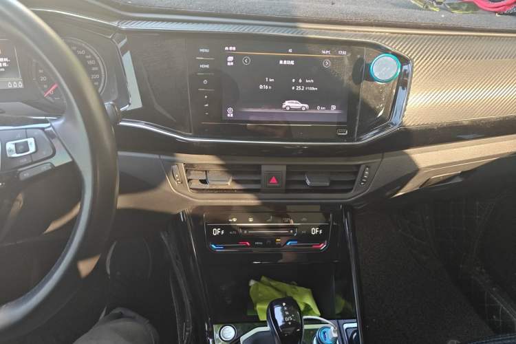 Used Volkswagen Tayron 2021 280TSI Two-Wheel Drive Luxury Smart Connectivity Version Audio And AC Panel