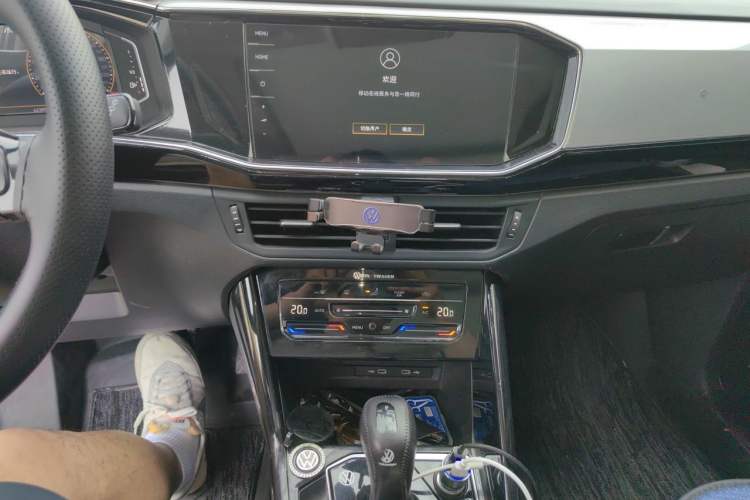 Used Volkswagen Tayron 2021 330TSI Two-Wheel Drive Luxury Smart Connectivity Version Audio And AC Panel