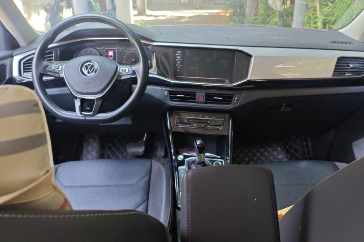 Used Volkswagen Tayron 2021 280TSI Two-Wheel Drive Luxury Smart Connectivity Version Center Console