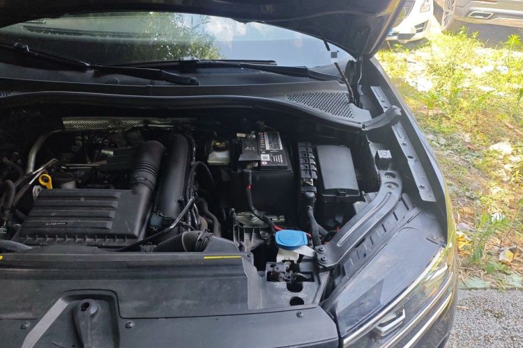 Used Volkswagen Tayron 2021 280TSI Two-Wheel Drive Luxury Smart Connectivity Version Engine Bay Left