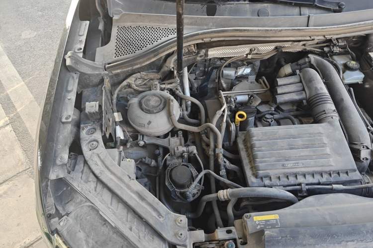 Used Volkswagen Tayron 2021 280TSI Two-Wheel Drive Luxury Smart Connectivity Version Engine Bay Right