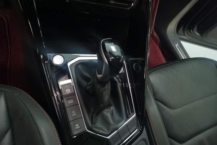 Used Volkswagen Tayron 2021 330TSI Two-Wheel Drive Luxury Smart Connectivity Version Gear Lever