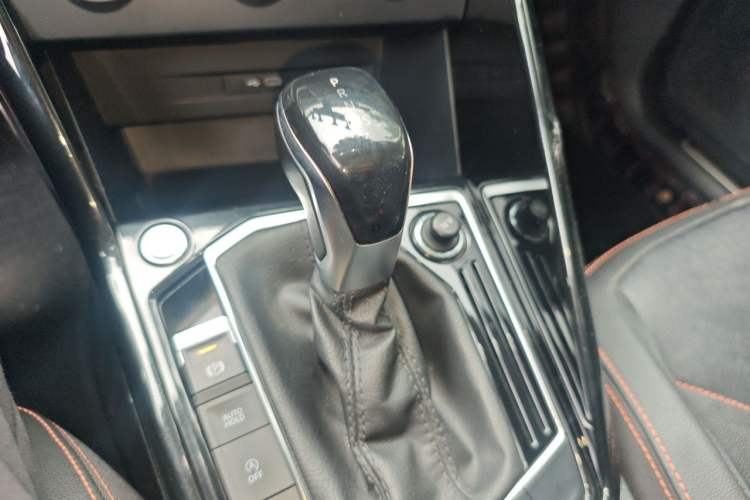 Used Volkswagen Tayron 2021 330TSI Two-Wheel Drive 30th Anniversary Edition Gear Lever