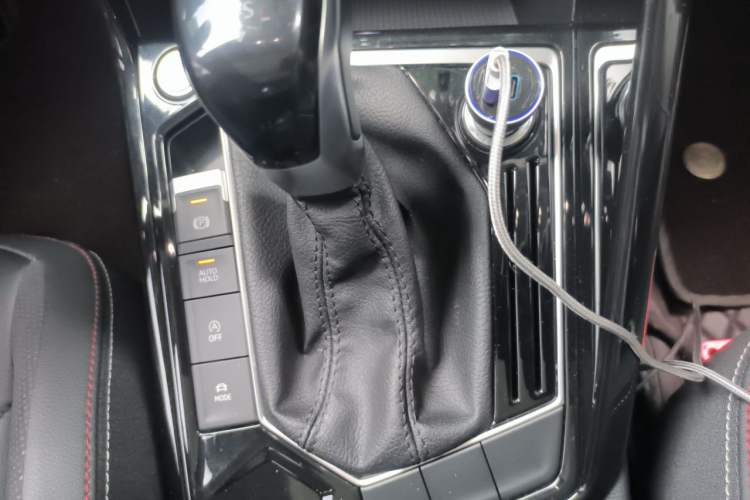 Used Volkswagen Tayron 2021 330TSI Two-Wheel-Drive 3rd Anniversary Limited Edition Gear Lever
