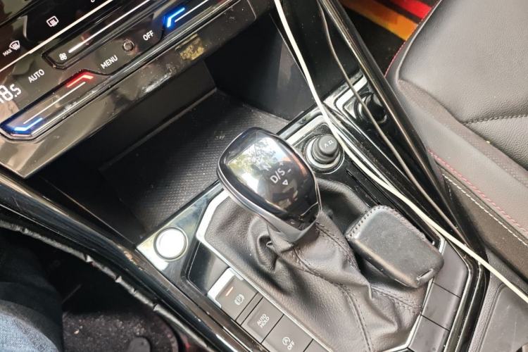 Used Volkswagen Tayron 2021 280TSI Two-Wheel Drive Luxury Smart Connectivity Version Gear Lever