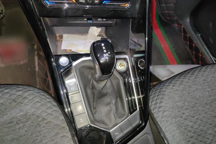 Used Volkswagen Tayron 2021 330TSI Two-Wheel Drive Luxury Connected Version Plus Gear Lever