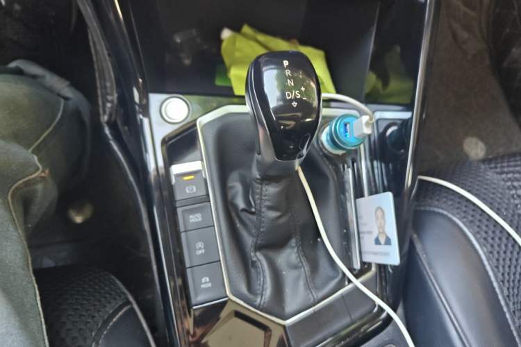 Used Volkswagen Tayron 2021 280TSI Two-Wheel Drive Luxury Smart Connectivity Version Gear Lever