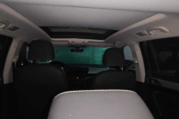 Used Volkswagen Tayron 2021 330TSI Two-Wheel-Drive 3rd Anniversary Limited Edition Headliner